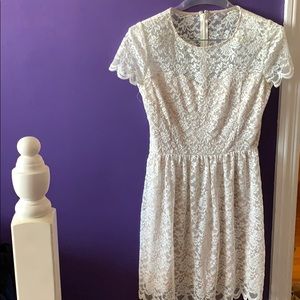 A white cream dress only wore 5 times